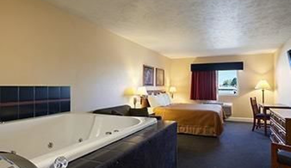 Travelodge by Wyndham Grand Island - Grand Island, NE