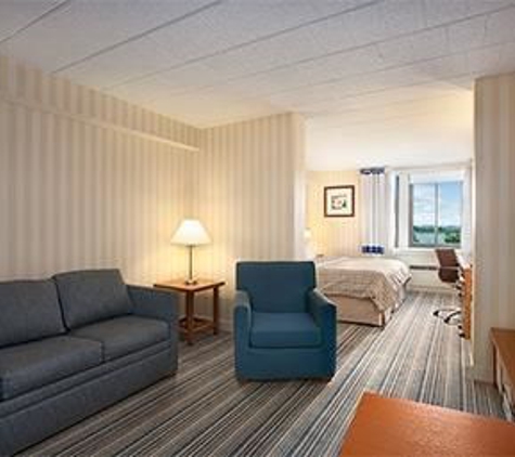 Days Hotel by Wyndham Allentown Airport / Lehigh Valley - Allentown, PA