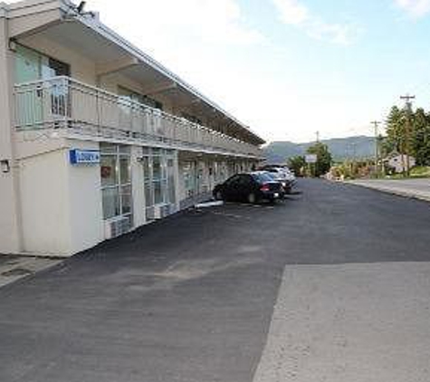 Red Roof Inn - Caryville, TN