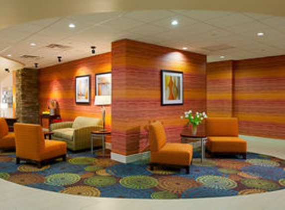 Holiday Inn Express & Suites Pittsburgh West - Green Tree - Pittsburgh, PA