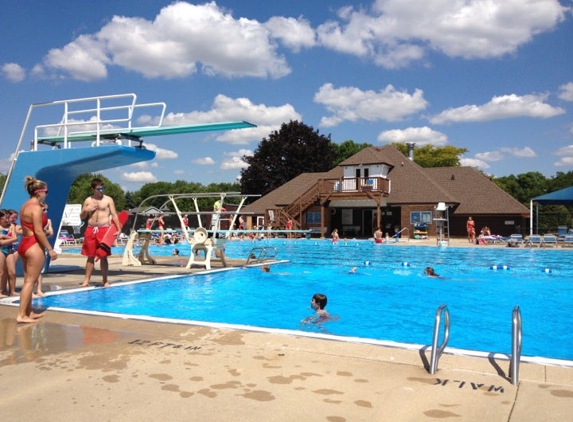 Maplebrook II Swim & Racquet - Naperville, IL