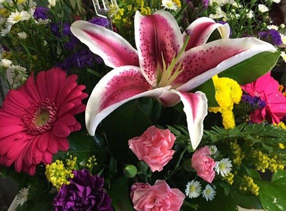 Waverley Florist & Flower Delivery - Crystal River, FL