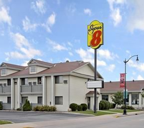 Super 8 by Wyndham La Crosse - La Crosse, WI