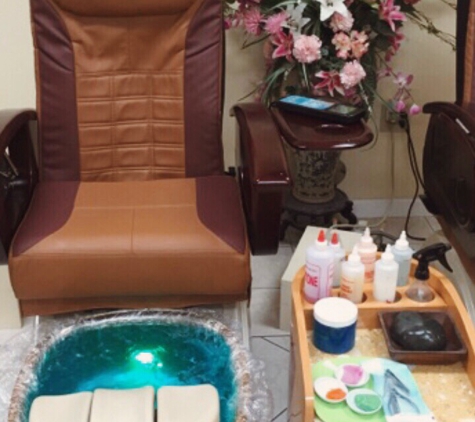 Gina Nails and Spa - Roanoke, TX