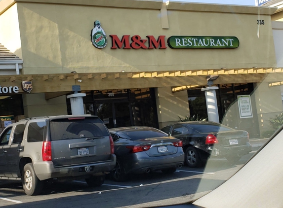M & M Soul Food - Carson, CA