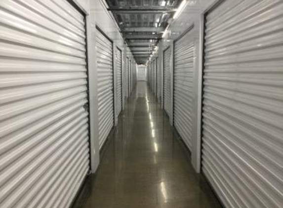 Life Storage - Milwaukee - Milwaukee, WI