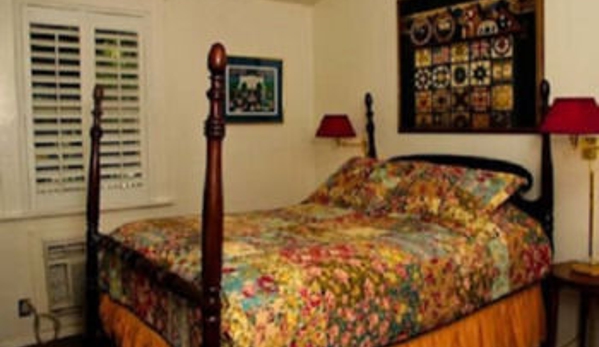 Anne Hathaways B&B and Garden Suites - Ashland, OR