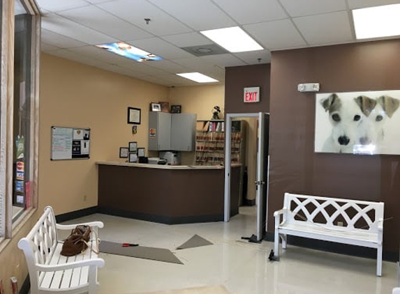 Embassy Lakes Animal Hospital - Hollywood, FL