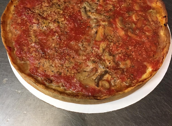 Wiliams Inn Pizzeria - Chicago, IL. Best Chicago Deep Dish Pizza ever!