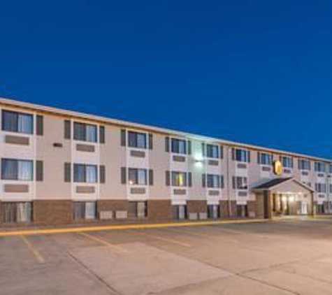 Super 8 Motel - Hays, KS