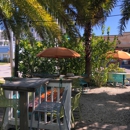 Pearly's Beach Eats - American Restaurants