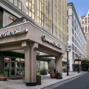 Hampton Inn & Suites Milwaukee-Downtown - Hotels