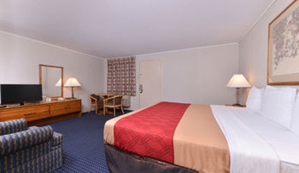 Econo Lodge - East Hartford, CT