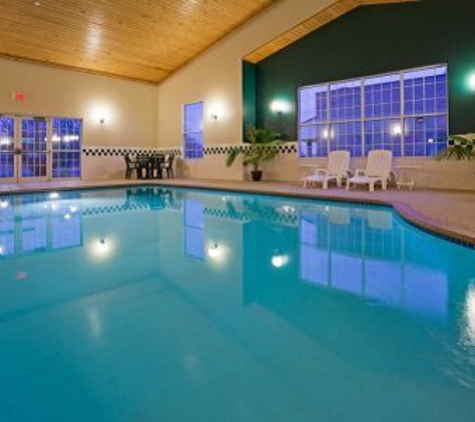 Country Inns & Suites - Little Falls, MN