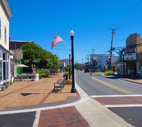 Bill's Seafood Restaurant - Chincoteague Island, VA