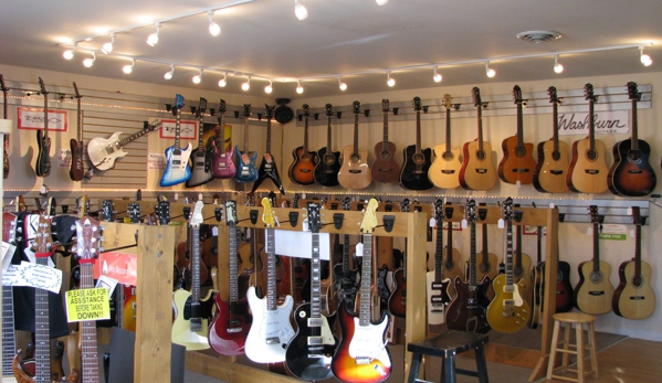 Bear Hollow Vintage Guitars - Lebanon, NH