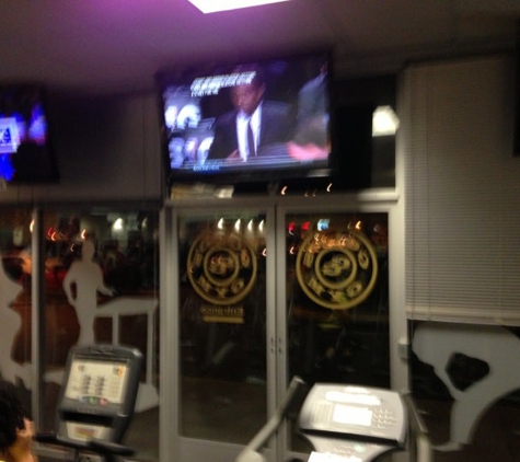 Gold's Gym - Manassas, VA