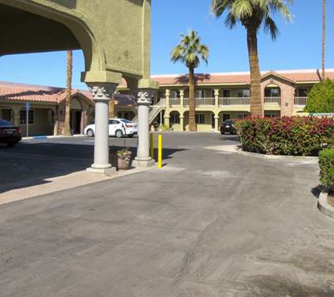 Econo Lodge - Blythe, CA