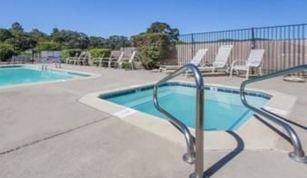 Travelodge by Wyndham Clearlake - Clearlake, CA