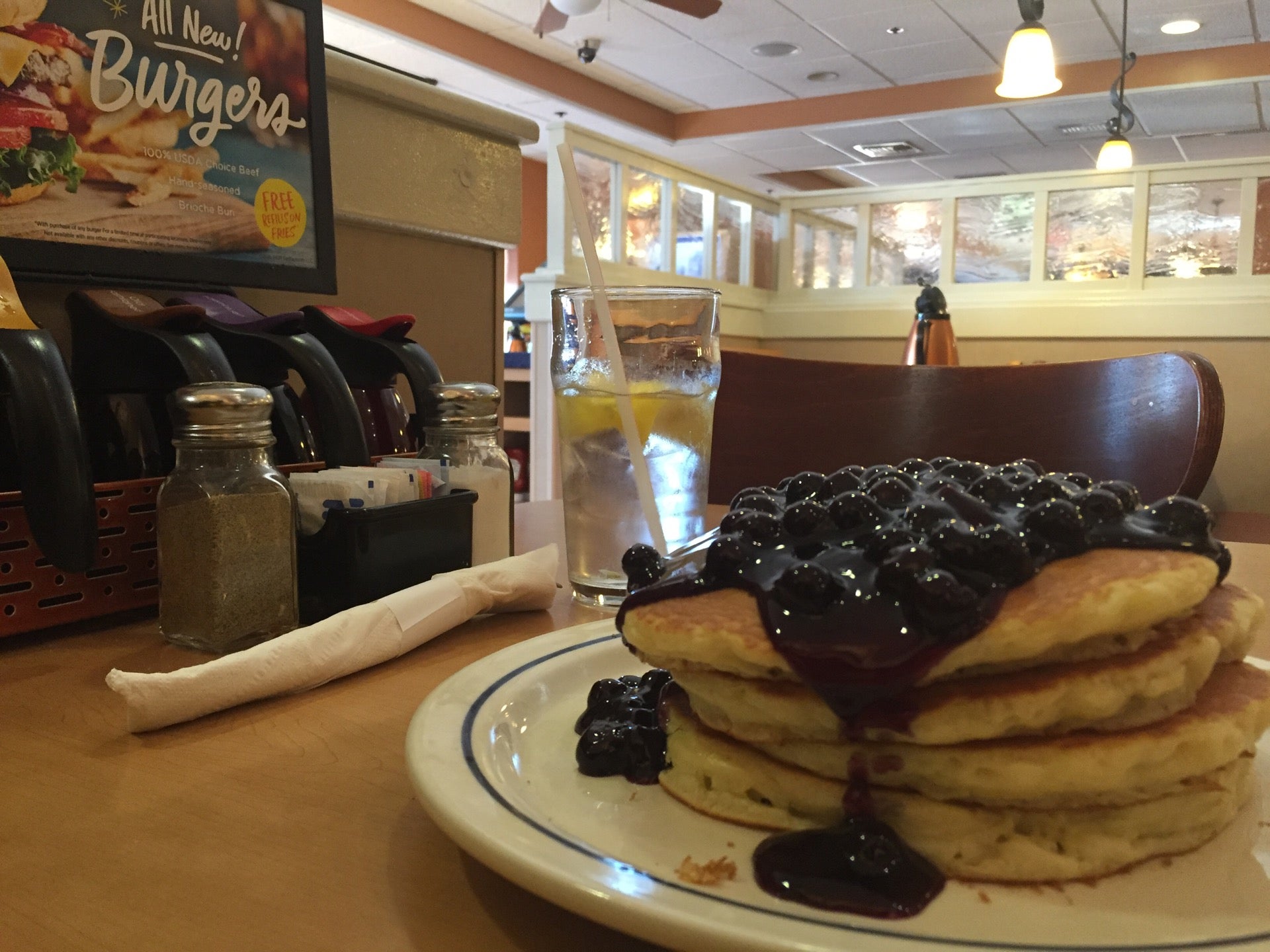 Breakfast, the American Way - Review of Ihop, New York City, NY