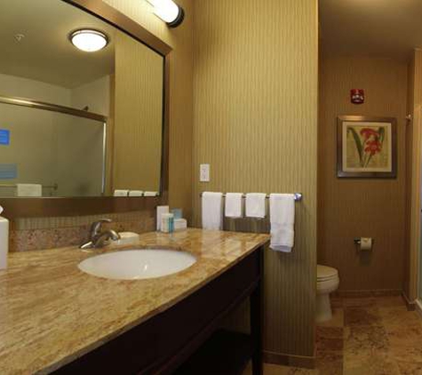 Hampton Inn & Suites Grand Forks - Grand Forks, ND