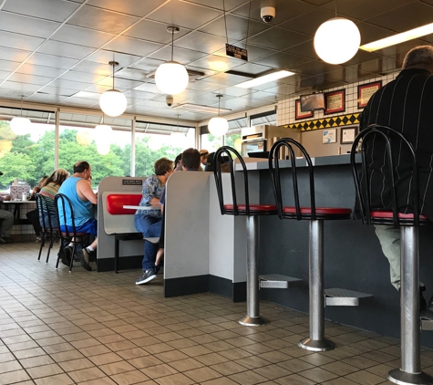 Waffle House - Shelby, NC