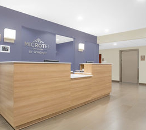 Microtel Inn & Suites by Wyndham Bentonville - Bentonville, AR