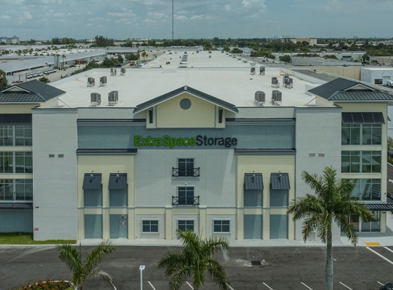 Extra Space Storage - Hallandale, FL