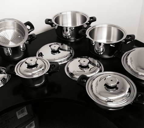 My Innovation Products, LLC - Orlando, FL. 13 pzs Cookware Set, 24 Elements with Titanium and 9 Ply construction