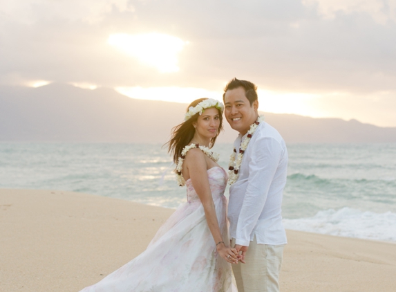 Simple Maui Wedding - Wailuku, HI