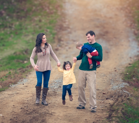 Vera Magee Photography - Thompsons Station, TN. Family with Kids Photos Nashville Franklin TN