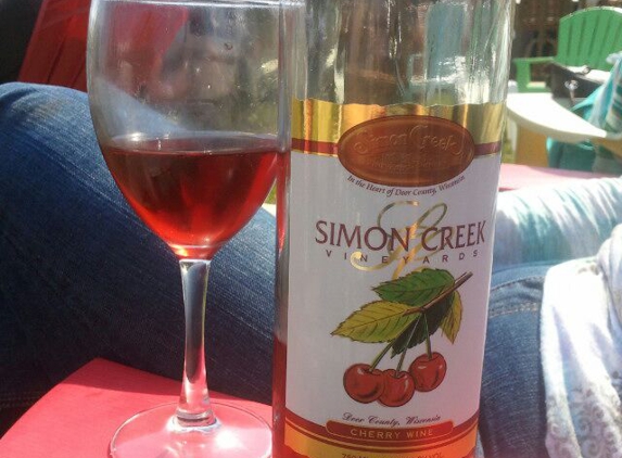 Simon Creek Vineyard & Winery - Sturgeon Bay, WI