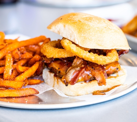 Moonie's Burger House - Anderson Mill - Austin, TX