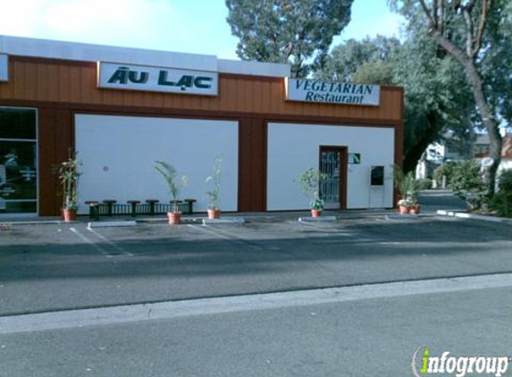 Au Lac Vegetarian Restaurant - Fountain Valley, CA