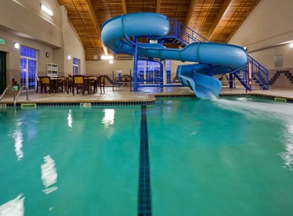 Country Inns & Suites - Hermantown, MN