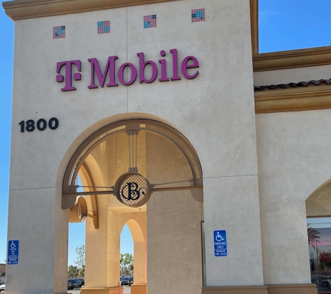 T-Mobile - Santa Ana, CA