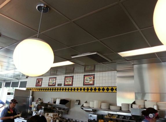 Waffle House - Columbia, TN
