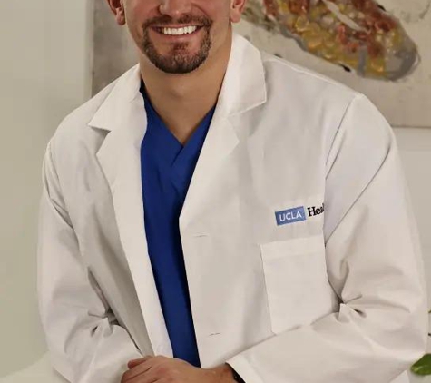 Dr. Arkadi Razoumovich, DDS - Kirkland, WA