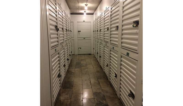 Extra Space Storage - Washington, DC