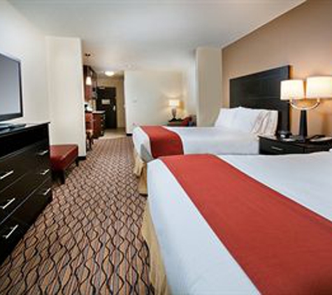 Holiday Inn Express & Suites Pearsall - Pearsall, TX