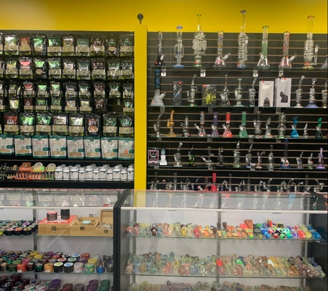 Queen Smoke Shop - Loveland, OH