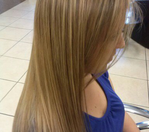 Alejandra Jim Hair Color Specialist - Pembroke Pines, FL