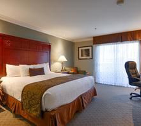 Best Western Plus Forest Park Inn - Gilroy, CA