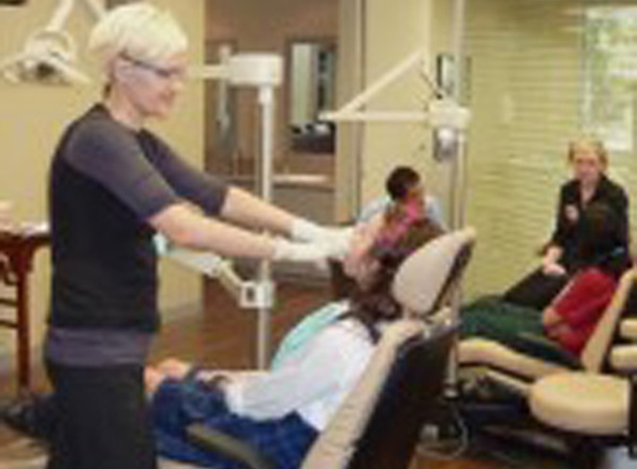 Melbourne Orthodontic Group - Mckinnon, VIC
