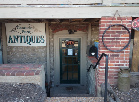 Centuries Past Antiques - Saint Charles, MO