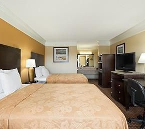 Travelodge by Wyndham Hinesville - Hinesville, GA