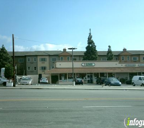 7-Eleven - Costa Mesa, CA