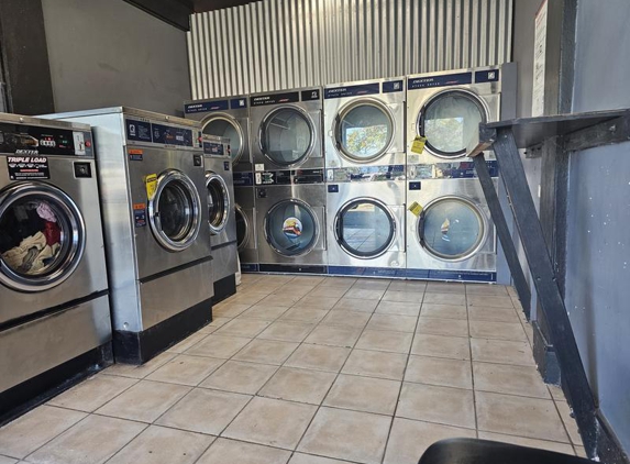 Australian Laundromat - Hermit Park, QLD