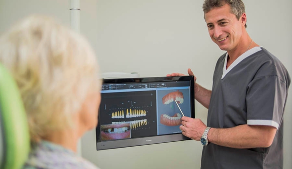 Gold Coast Dental and Denture Centre - Southport, QLD