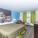 Super 8 by Wyndham North Sioux City - Hotels